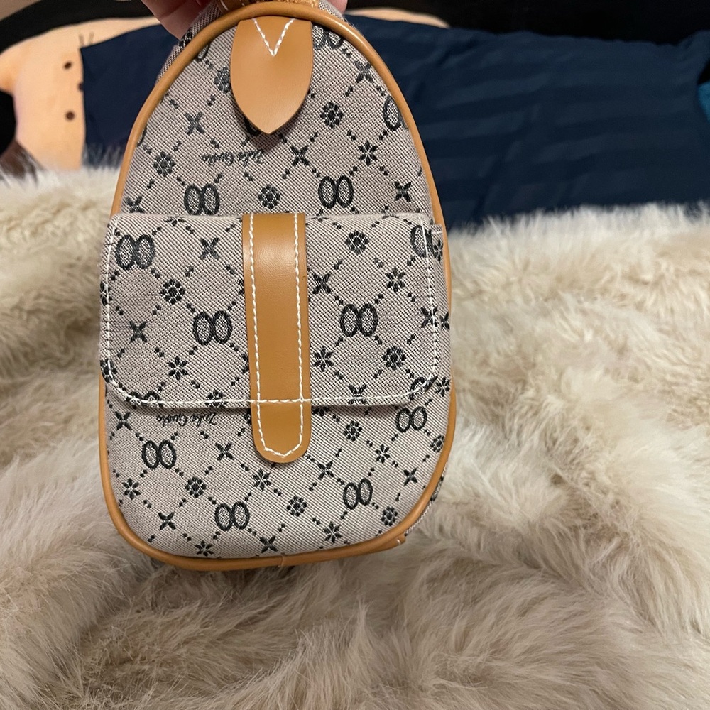 Designer inspired logo bag - Picture 6 of 8